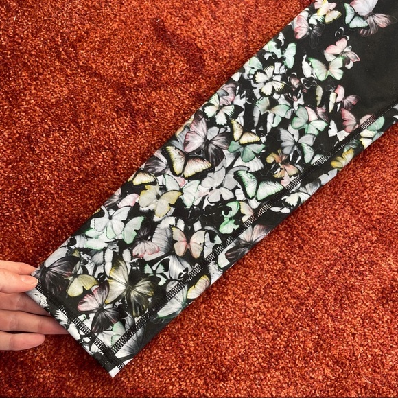 ALO Yoga Pants - ALO Yoga Butterfly Leggings 🦋